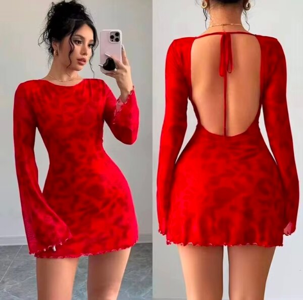 Robe rouge dos nu élégante