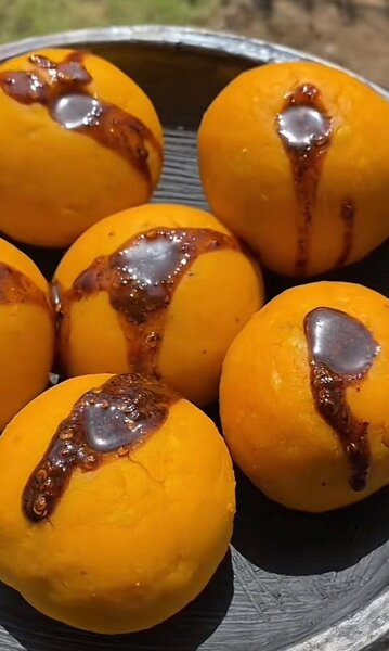 Patte de poulet à oignon sauté