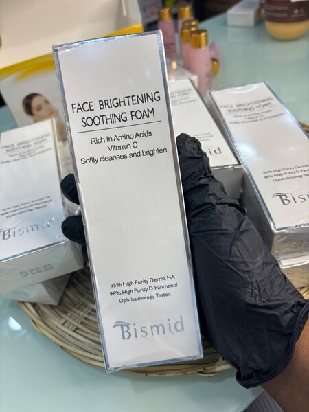 Mousse Nettoyante Éclaircissante Bismid