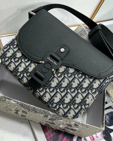 Sac à bandoulière élégant