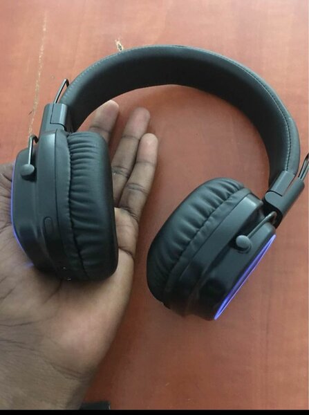 BOOM 8 HEADPHONES