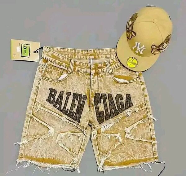 Balenciaga homme shorts déchirés beige