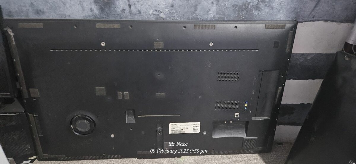 Philips 47 inches smart tv