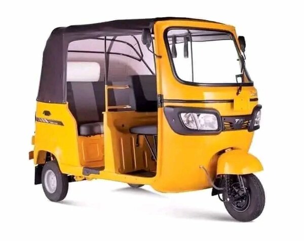 Tricycle à moteur jaune Piaggio