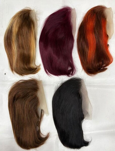 Perruques synthétiques colorées