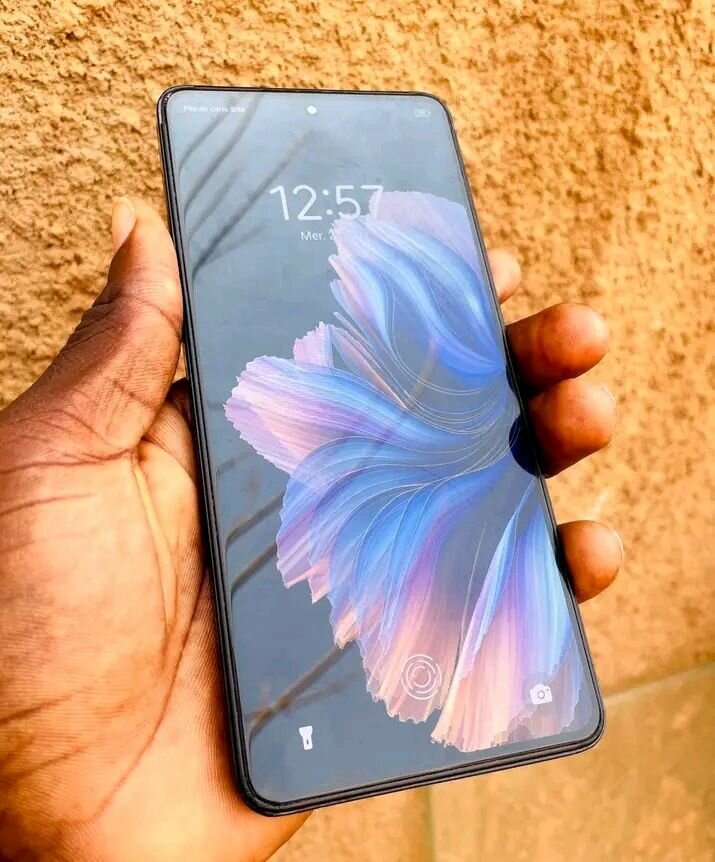 Téléphone portable Xiaomi Poco F5