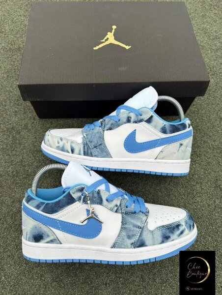 Basket Jordan avec carton