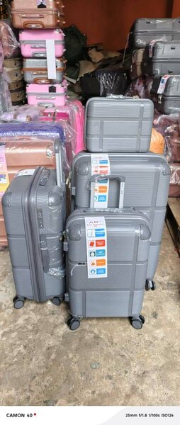 Valises en gomme incassable