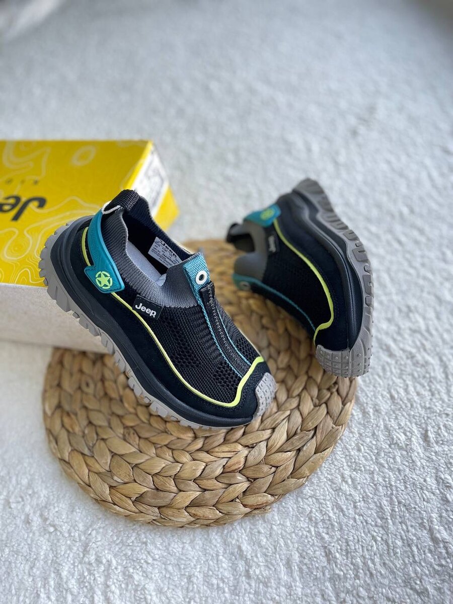 Кроссовки Yeezy ( Изи)