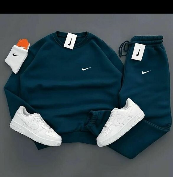 Ensemble survêtement Nike bleu marine