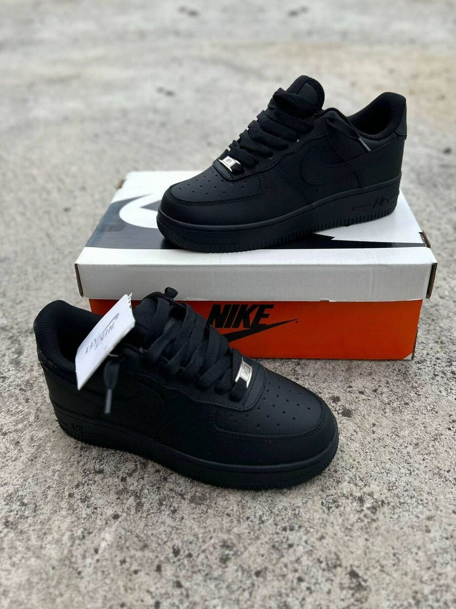 Baskets noires Nike Air Force 1