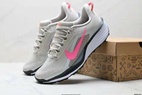 Chaussures Nike grises et rose