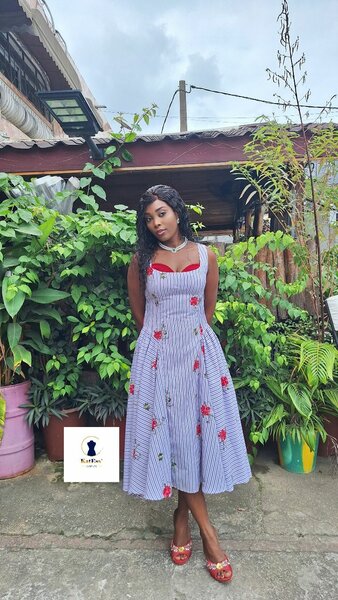 La robe fleur d'été