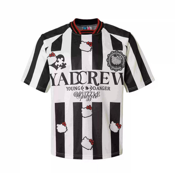 T-shirt à rayures graphiques