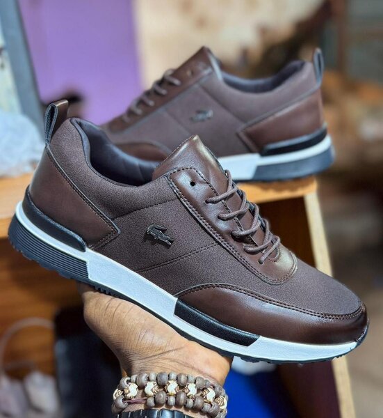 Sneakers en cuir marron