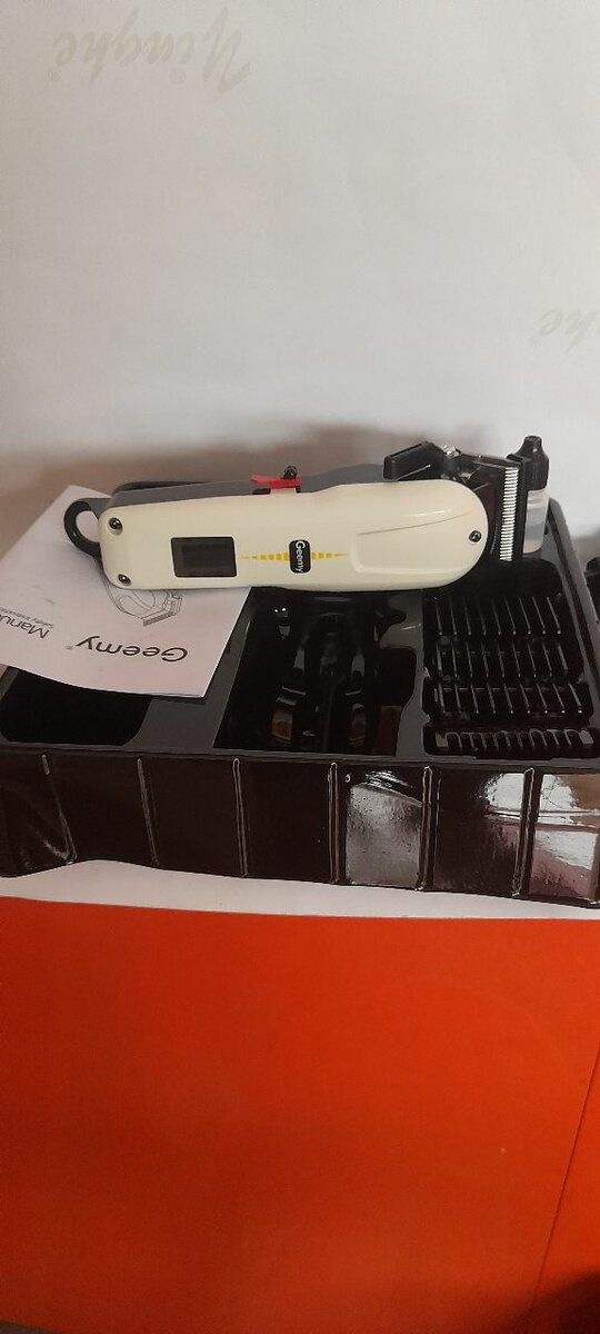 Tondeuse professionnelle Geemy GM-6018