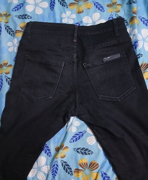 Jean slim noir élégant