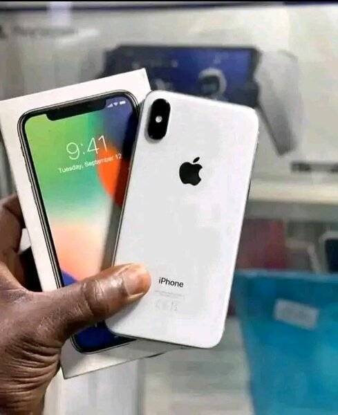 iPhone X 64Go Argent Débloqué