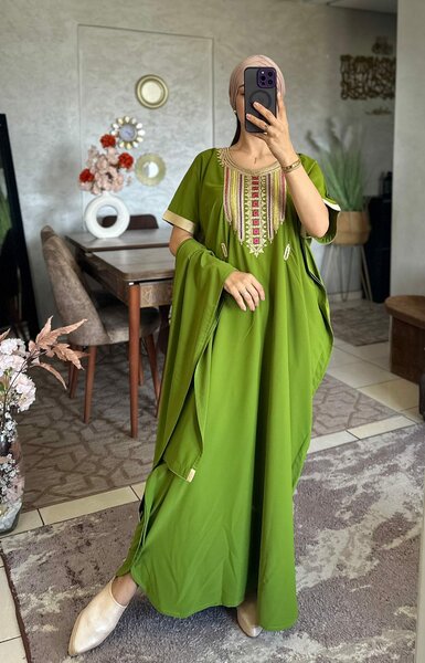 robe vert herbe avec châle