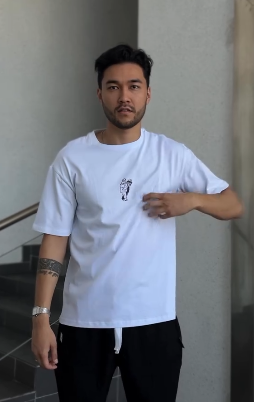 Мужская футболка белого цвета