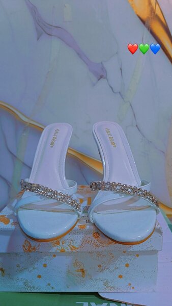 Sandales blanches élégantes