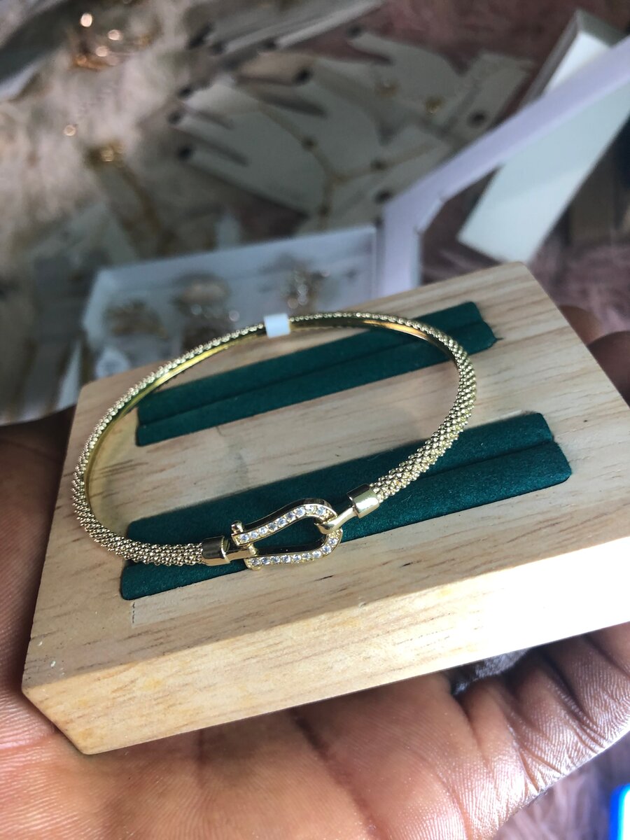 Bracelet élégant en or et argent