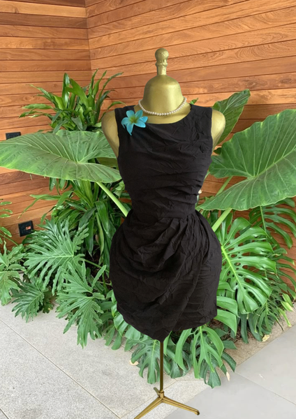 Robe Noire Élégante