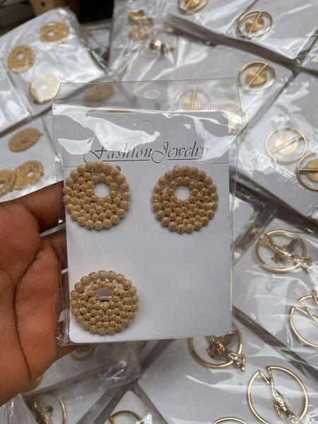 Boucles d'oreilles rondes élégantes