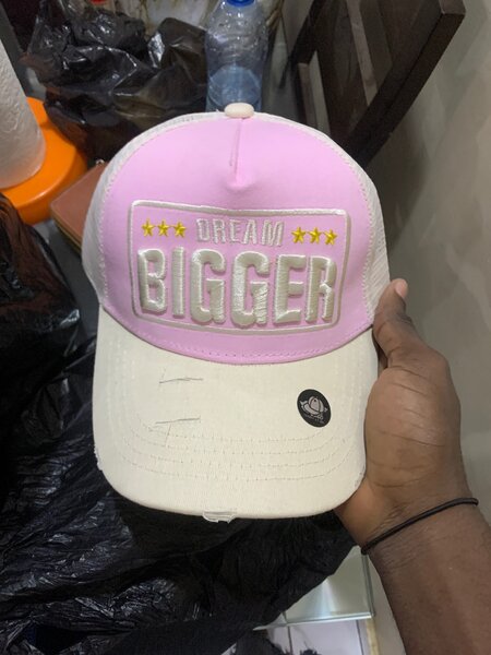 Casquette tendance brodée