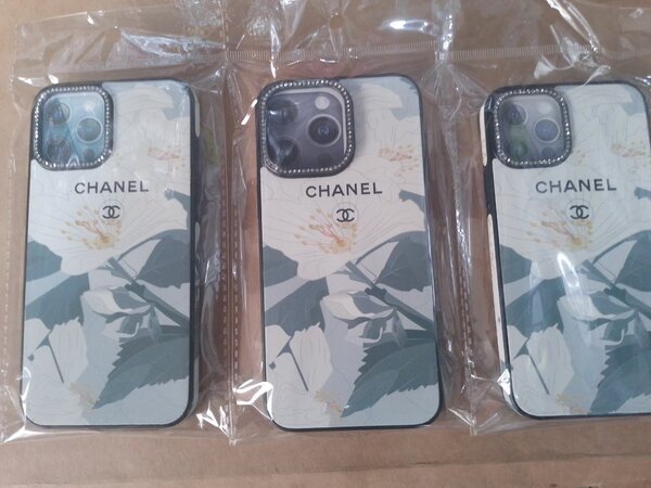 Coque iPhone Chanel Design
