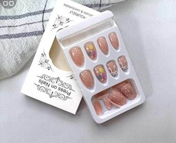 Press on nails
