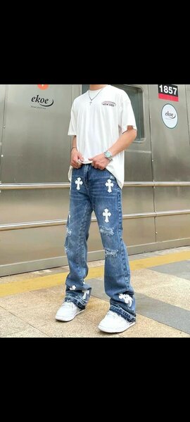 Jean décontracté avec motifs croix