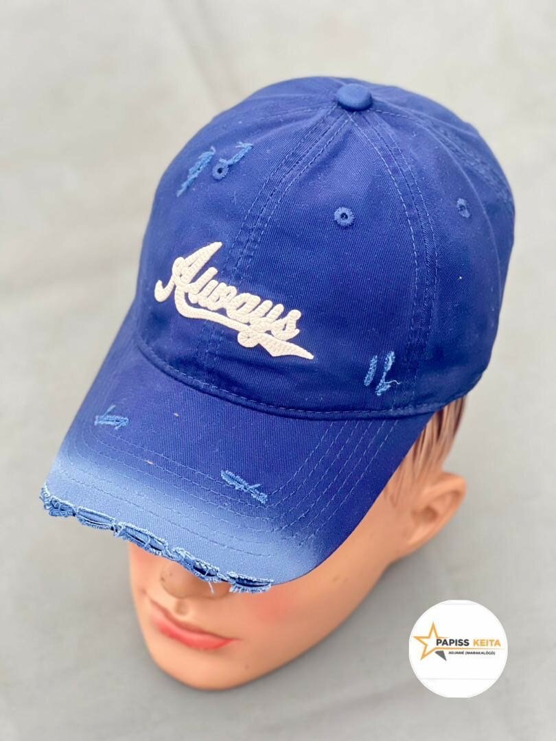 Casquette tendance messages brodés