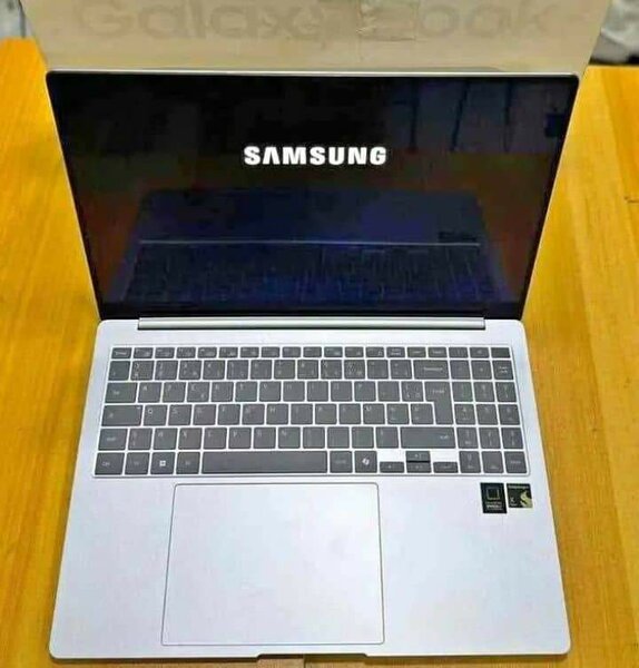 Samsung Galaxy Book i5 15''
