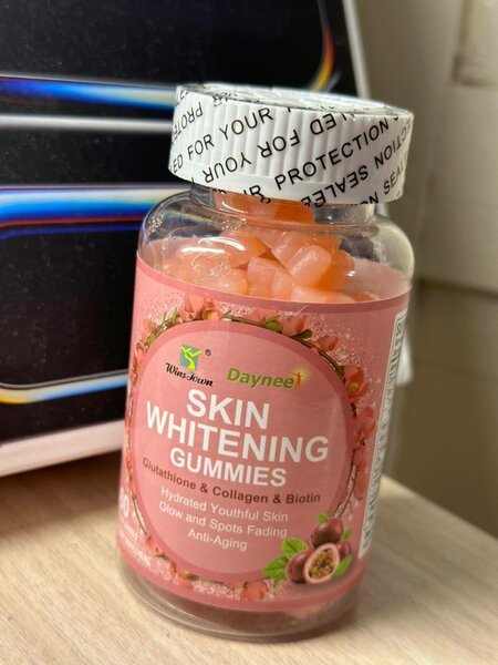 Skin whitening gummies