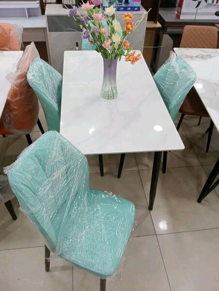 Table à manger moderne en marbre blanc