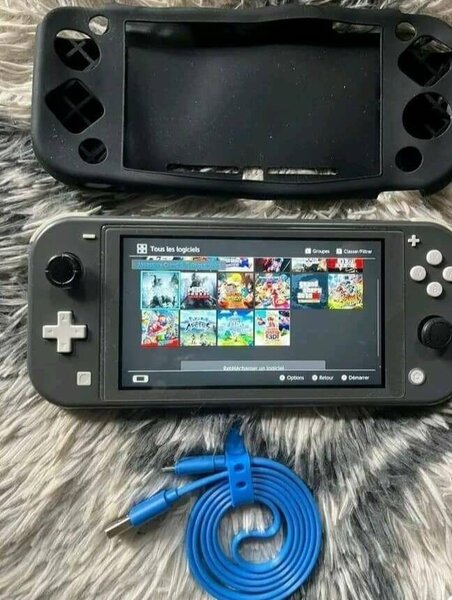 Console de jeu portable avec accessoires