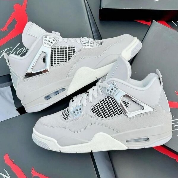 Air Jordan 4 Retro