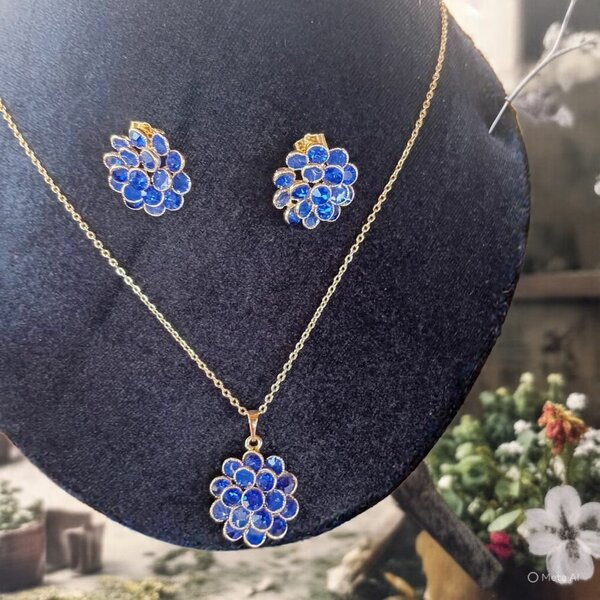 Parure Collier et Boucles d'Oreilles Fleur Bleue