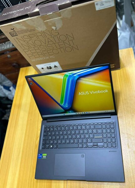 Asus Pc vivobook 32Go Core i7