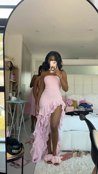 Robe élégante rose soirée