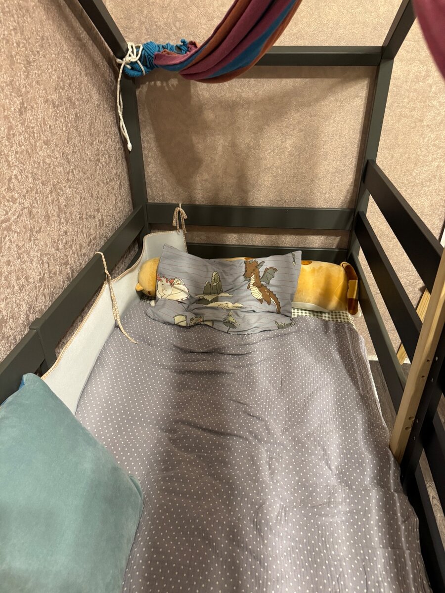 Кровать домик