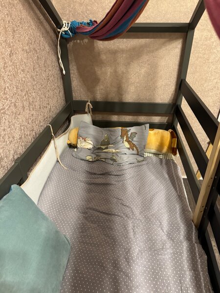 Кровать домик