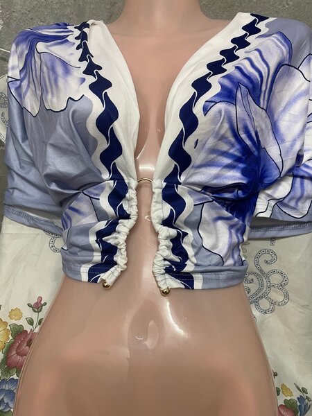 Haut court fleuri ajustable