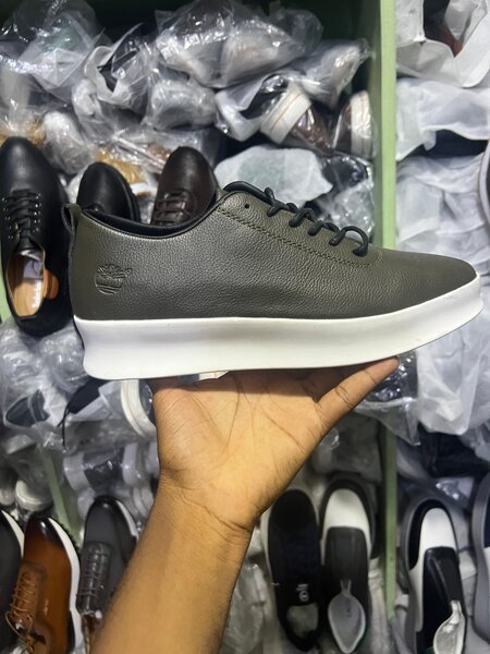 Baskets homme en cuir élégantes