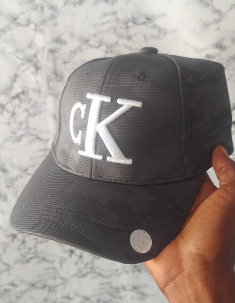 Casquette noire logo CK