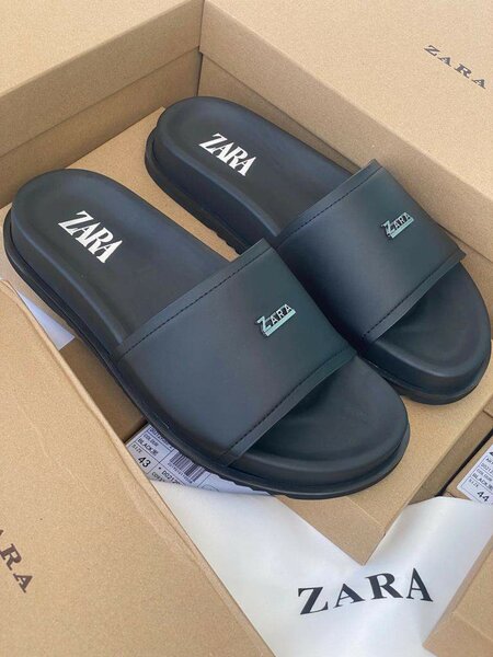 CLAQUETTE SANDALE ZARA