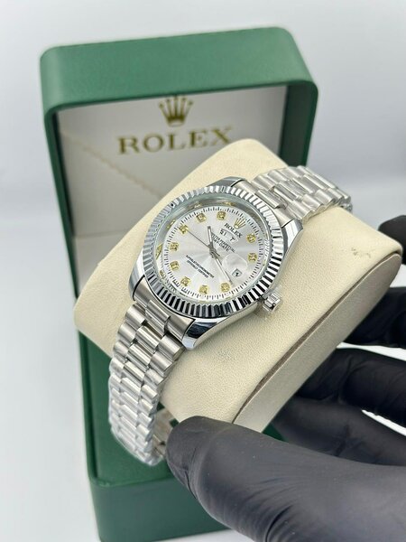 Montre de luxe ROLEX en acier