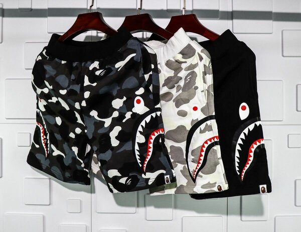 Shorts imprimés requin camo