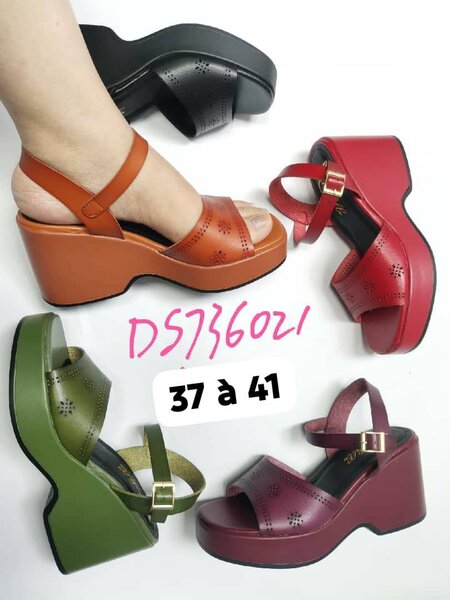 Sandales compensées colorées